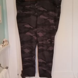 Plus size women's Camo pants